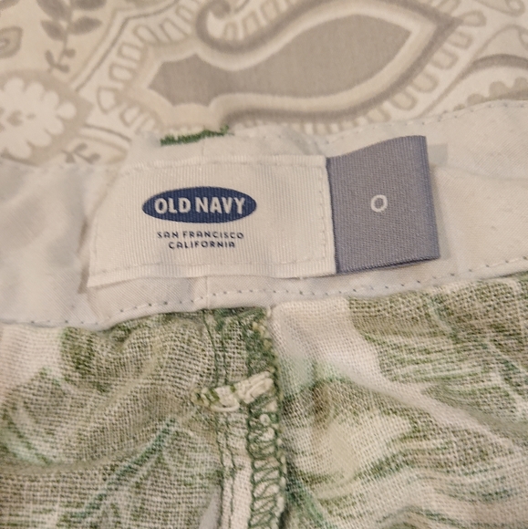 Green and White Palm Tree Old Navy Shorts - Picture 3 of 3